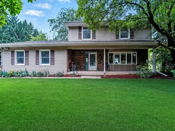 8815 Windy Hill Ct, Hobart, IN 46342