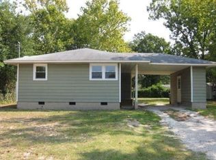 616 Henderson Dr, Jacksonville, NC 28540