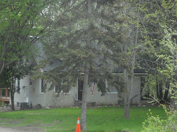 4th image of 4190 McMenemy St