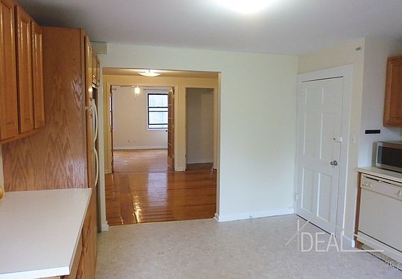 5th image of 197 Court St APT 1