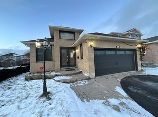 305 Sandringham Dr, Clarington, ON L1E3A7