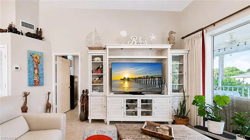 2 bed, 2.0 bath, 1016 sqft, $2,350 — Photo 3