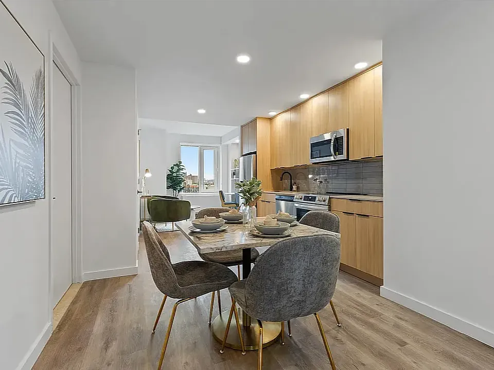 2455 3rd Ave #9D