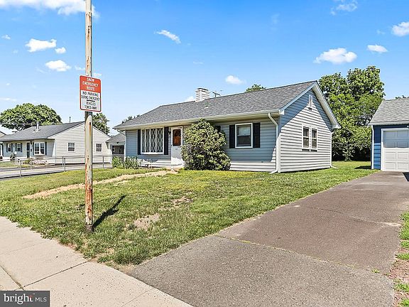 3rd image of 209 Austin Dr
