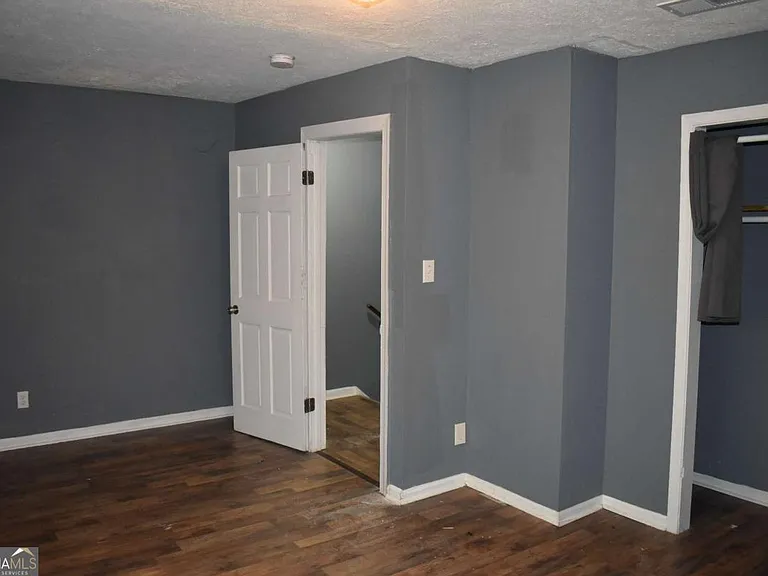 382 Cowan St — Photo 8