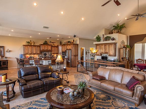 5th image of 453 Santiago Cir