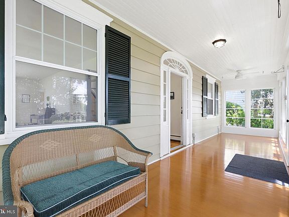 5th image of 703 Seville Ave