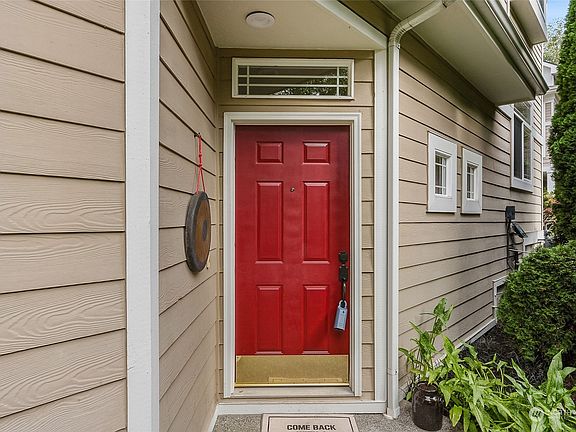 2nd image of 8602 113th Lane NE