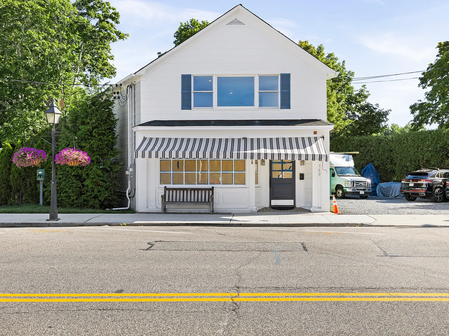 Year Round Rental In Westhampton Beach — Photo 1