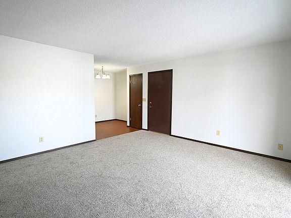 4th image of 811-860 Hawkeye Dr #811-202