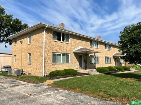 3466 S 82nd St, Omaha, NE 68124