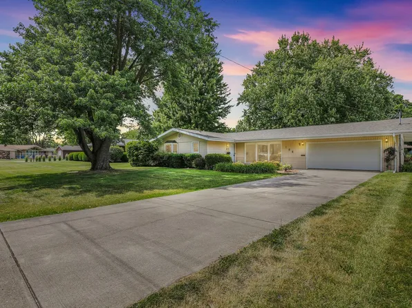 106 W Willow St, Fairbury, IL 61739