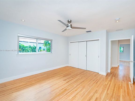 3rd image of 636 Malaga Ave
