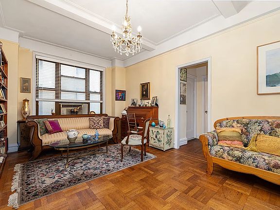 2nd image of 201 W 89th St