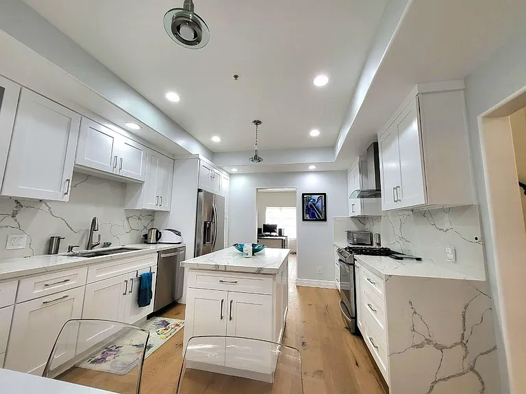 851 N San Vicente Blvd #117 — Photo 7