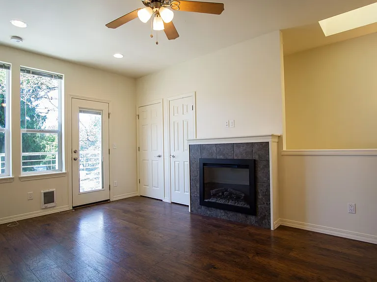 610 SE Spokane St #11 — Photo 3