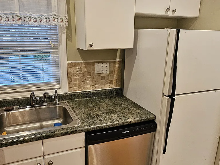 63 Wilson Ave — Photo 18