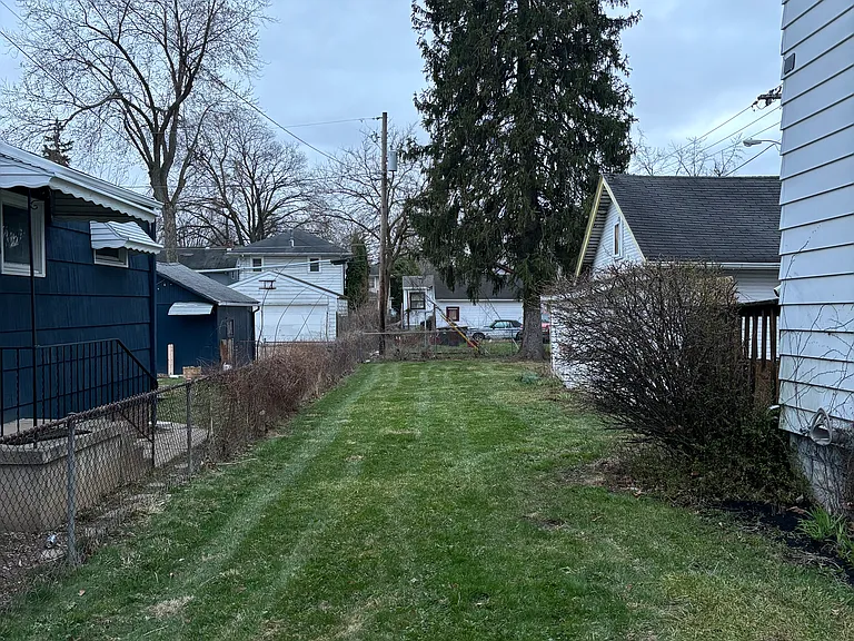 345 W Packard Ave — Photo 2