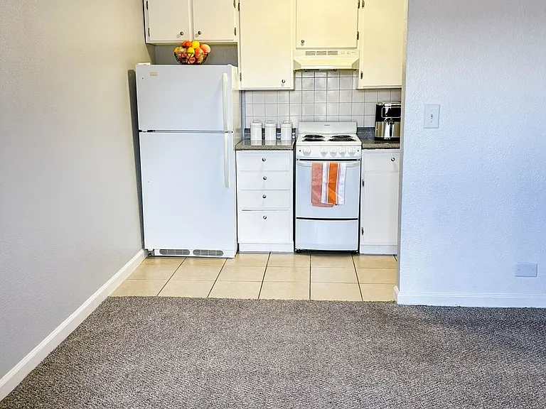 Katie Court Apartments — Photo 16