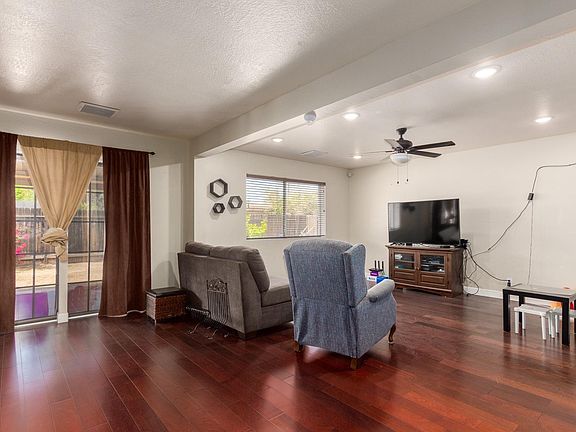 4th image of 556 E Franklin Ave