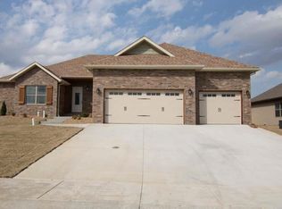 5645 E Conservatory Pl, Strafford, MO 65757