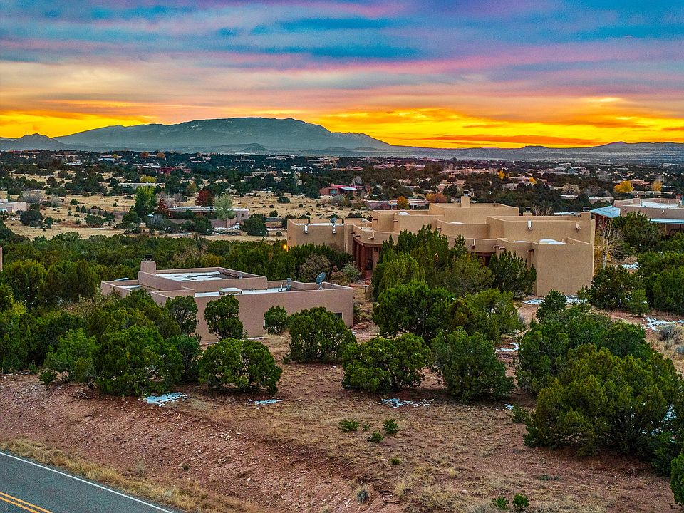1st image of 1 Paseo Del Venado