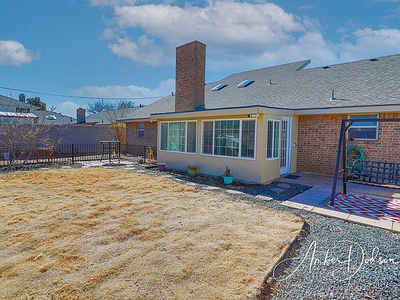2nd image of 4412 N Esmond Dr