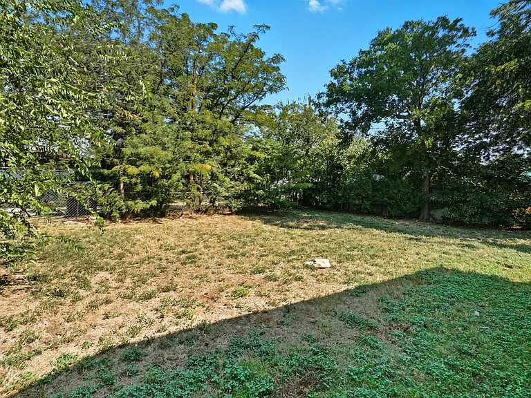 2034 Collins Ave — Photo 28