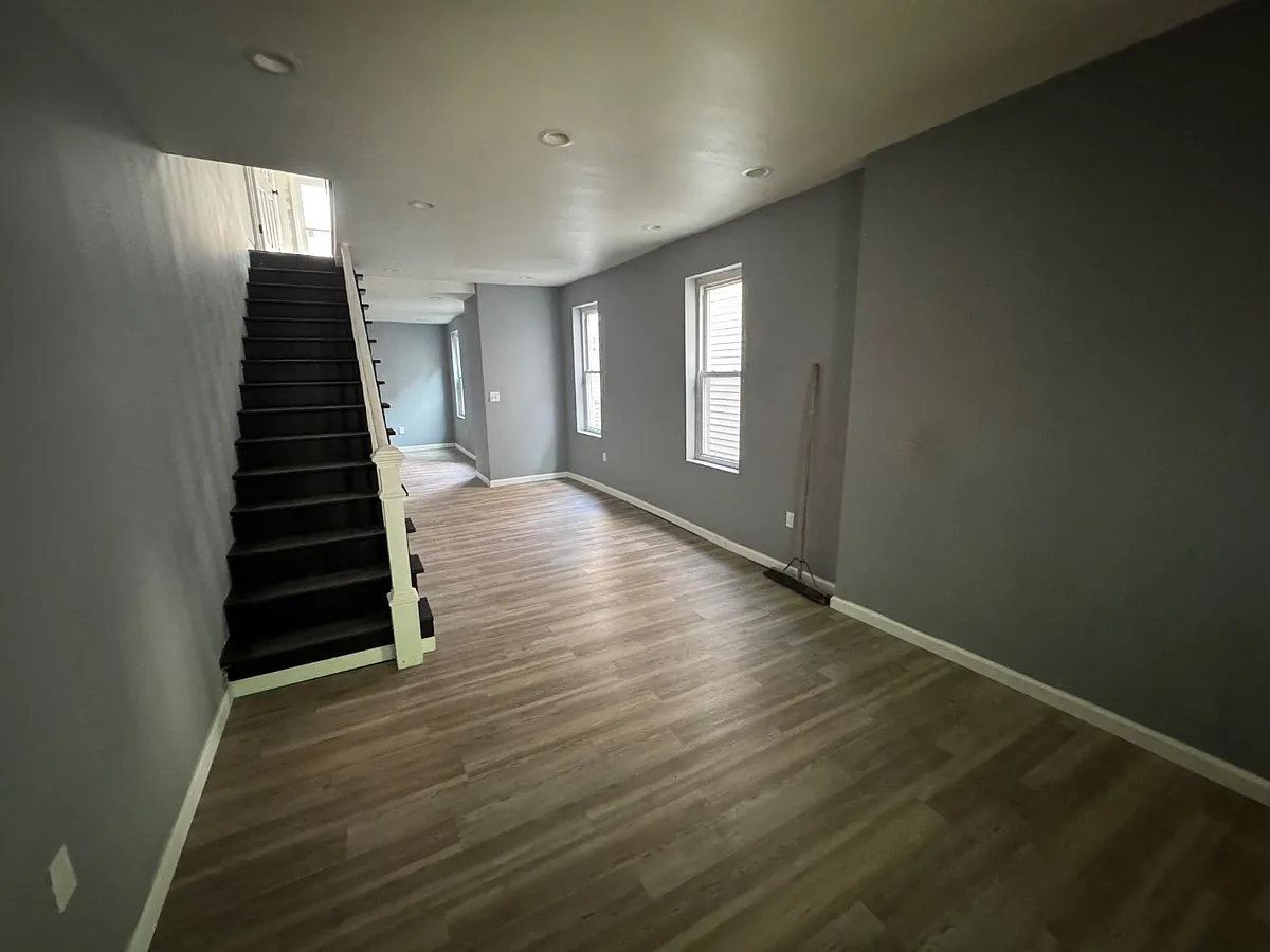 Unit Photo - 337 Lamokin St