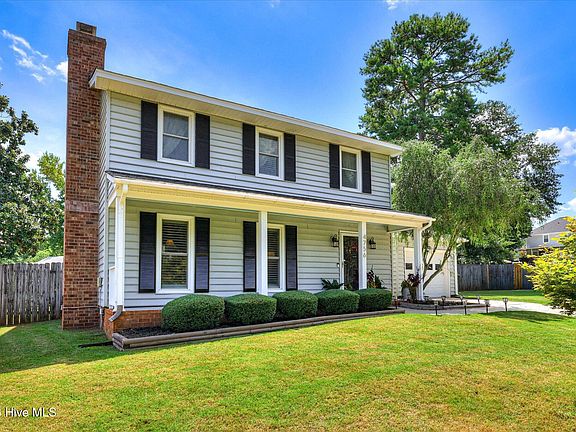 3rd image of 4756 Wedgewood Court