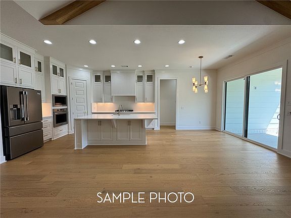 4th image of 6013 S 41st St