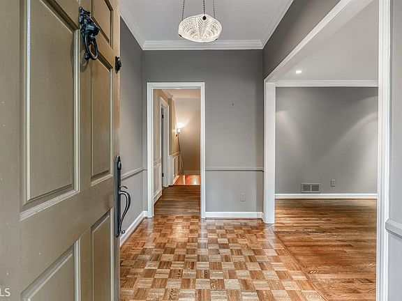 5th image of 4175 Harrogate Dr NW