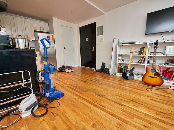 5th image of 500 Hudson St #5A