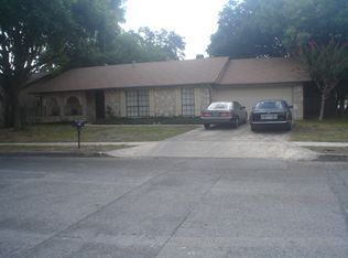 8402 Delphian Dr, Universal City, TX 78148