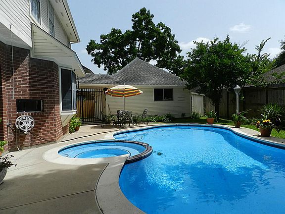 3rd image of 6102 Cape Henry Ln