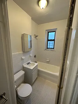 Rented by LRGNY Group, Inc. | media 18