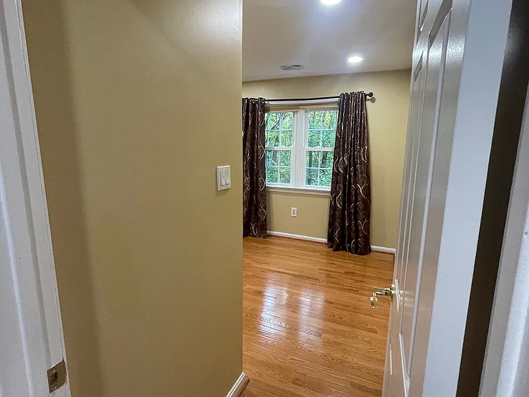 9025 Streamview Ln — Photo 50