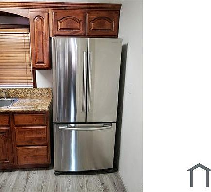 4th image of 813 E 88th Pl