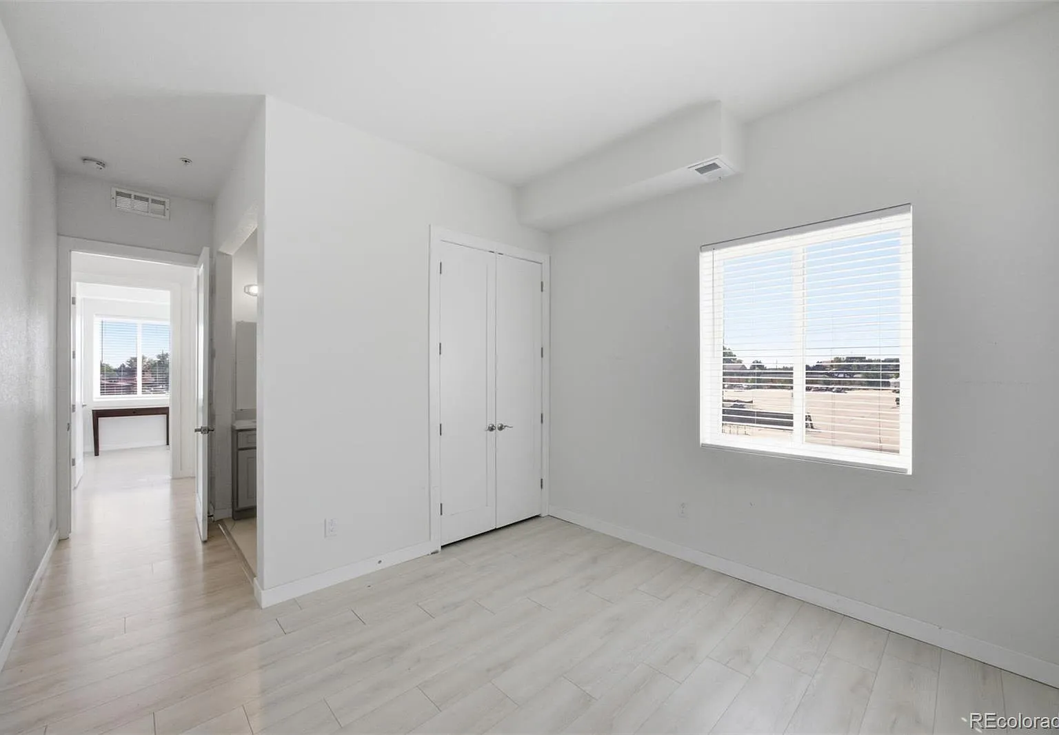 2 bed, 2.0 bath, 975 sqft, $2,200 — Photo 4
