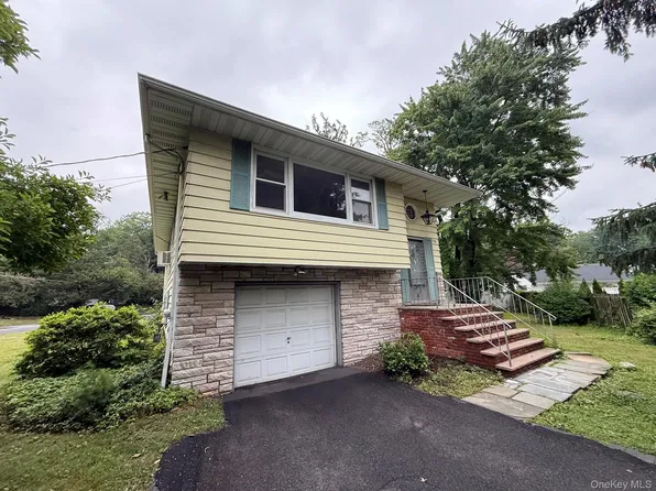 198 Cardean Place, Pearl River, NY 10965