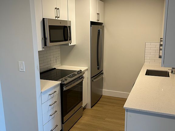 2nd image of 0 Longfellow Pl #920