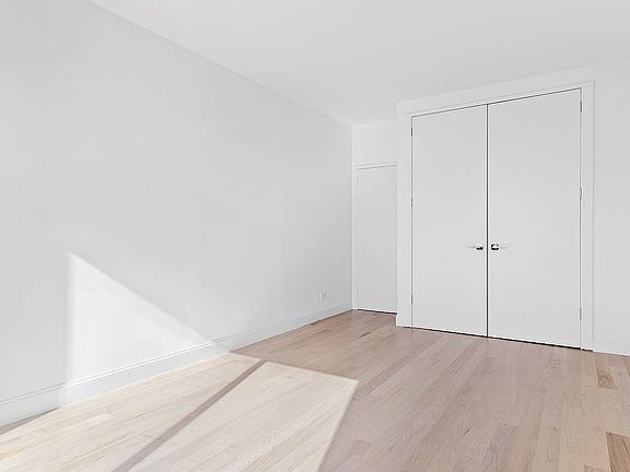 3rd image of 380 Rector Pl APT 8P