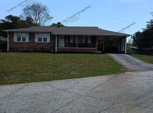 602 Evelyn Dr, Seneca, SC 29678