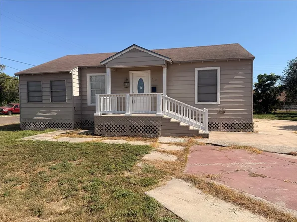 319 W Avenue D, Robstown, TX 78380