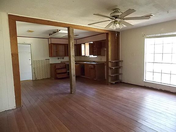 4th image of 14610 Emery Ct