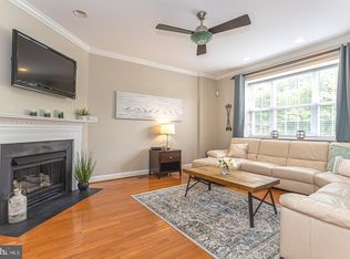 33 Hoag Ln, Aston, PA 19014