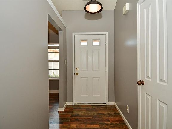 3rd image of 8450 Eagles Nest Dr