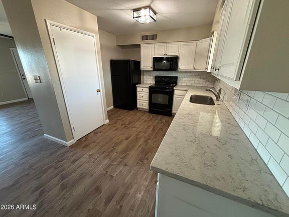 5th image of 9547 E DALLAS Street