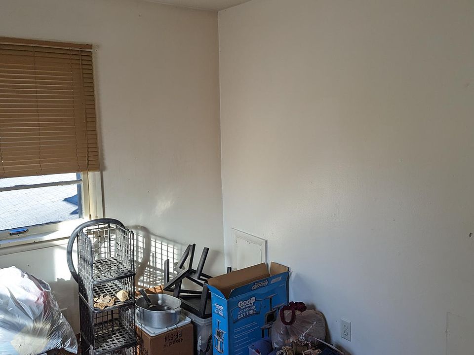 1st image of 304 N Vicksburg St APT B