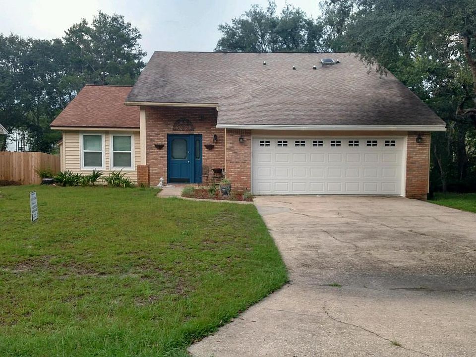 1st image of 205 Dominica Cir E
